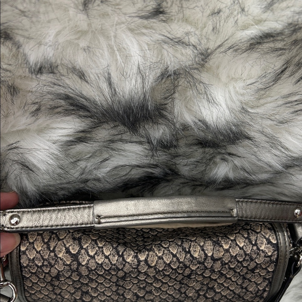 Coach Taylor Snake Pattern flap Crossbody handBag / crossbody - Picture 12 of 15